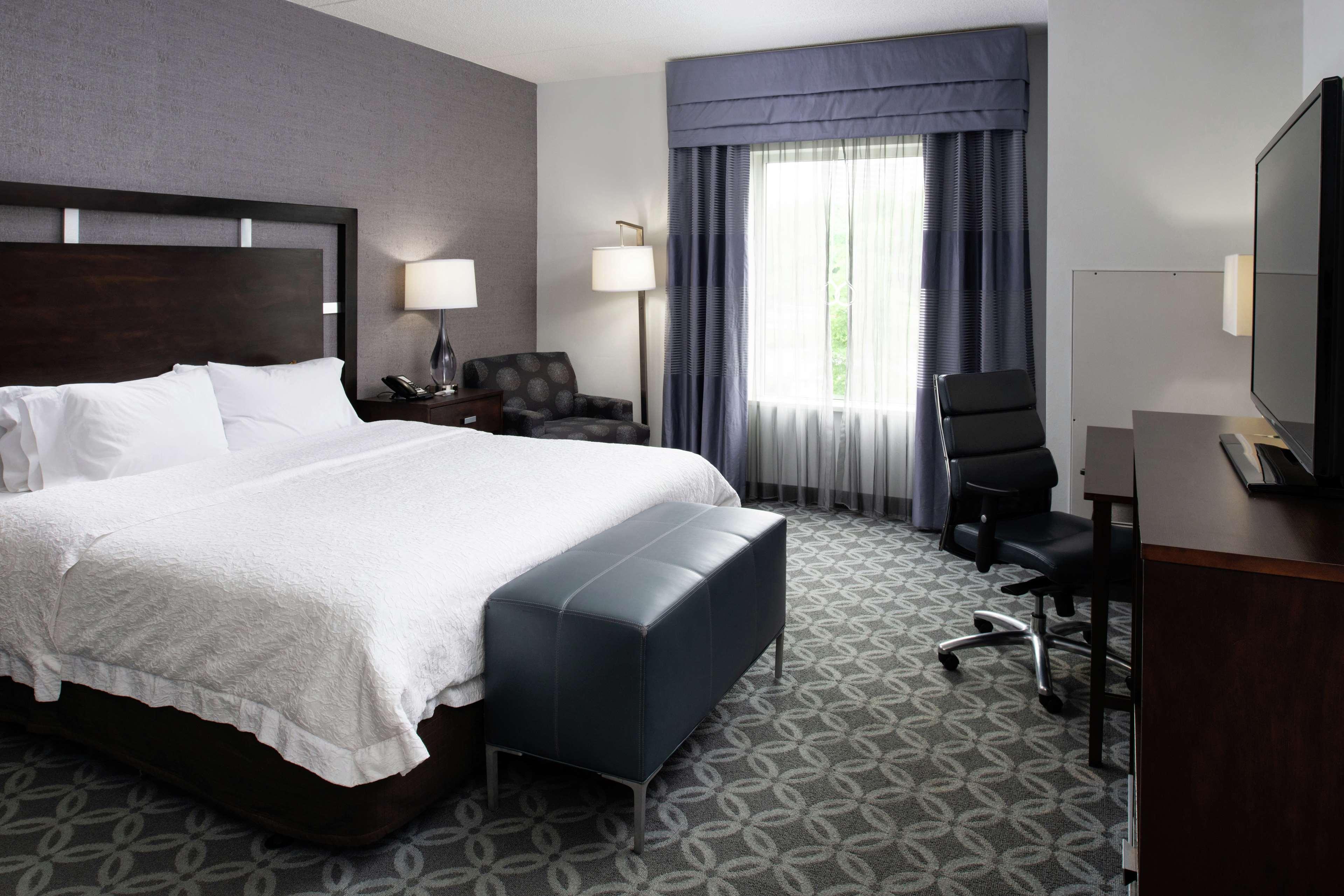 Hampton Inn & Suites Greensboro/Coliseum Area Екстер'єр фото