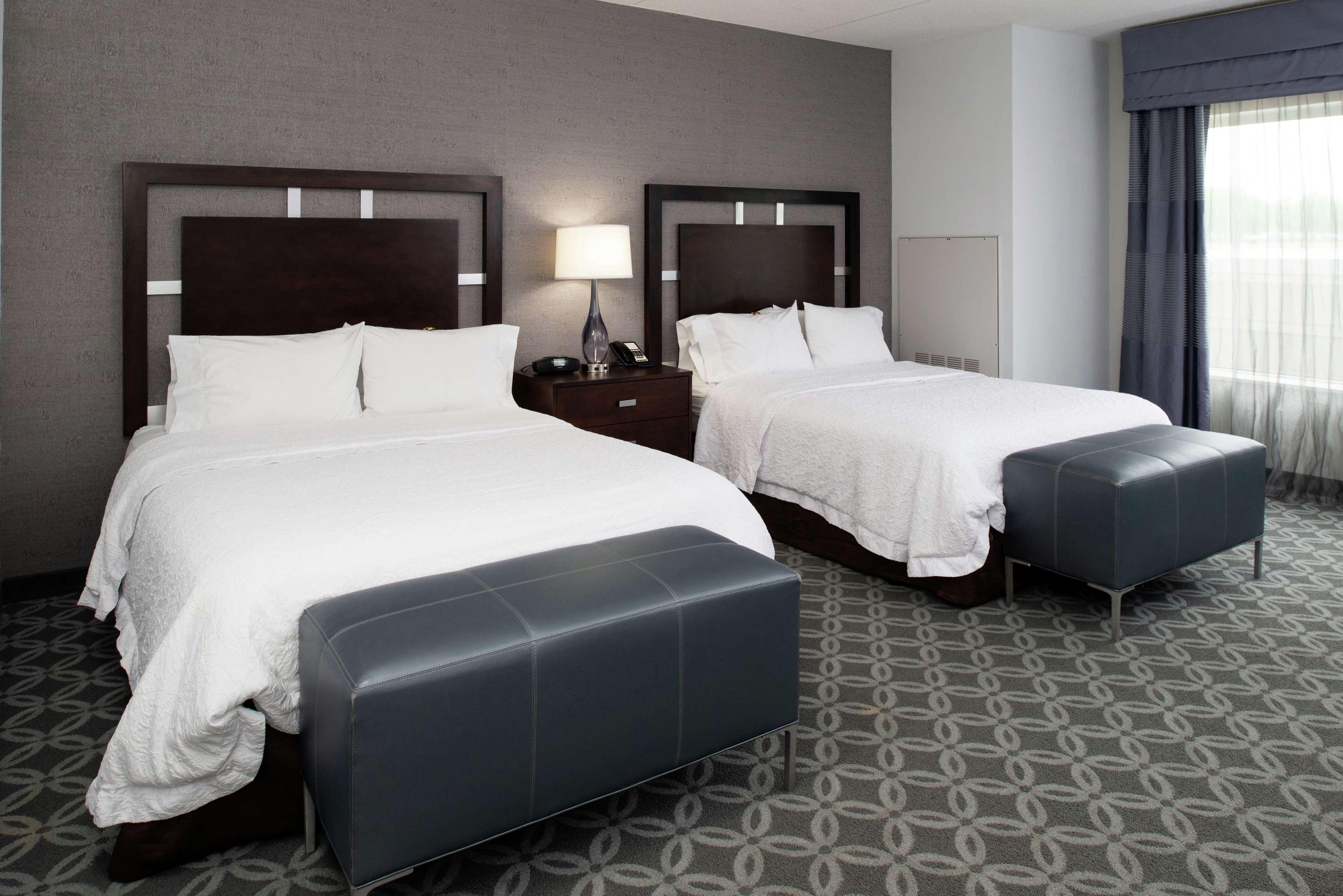 Hampton Inn & Suites Greensboro/Coliseum Area Екстер'єр фото