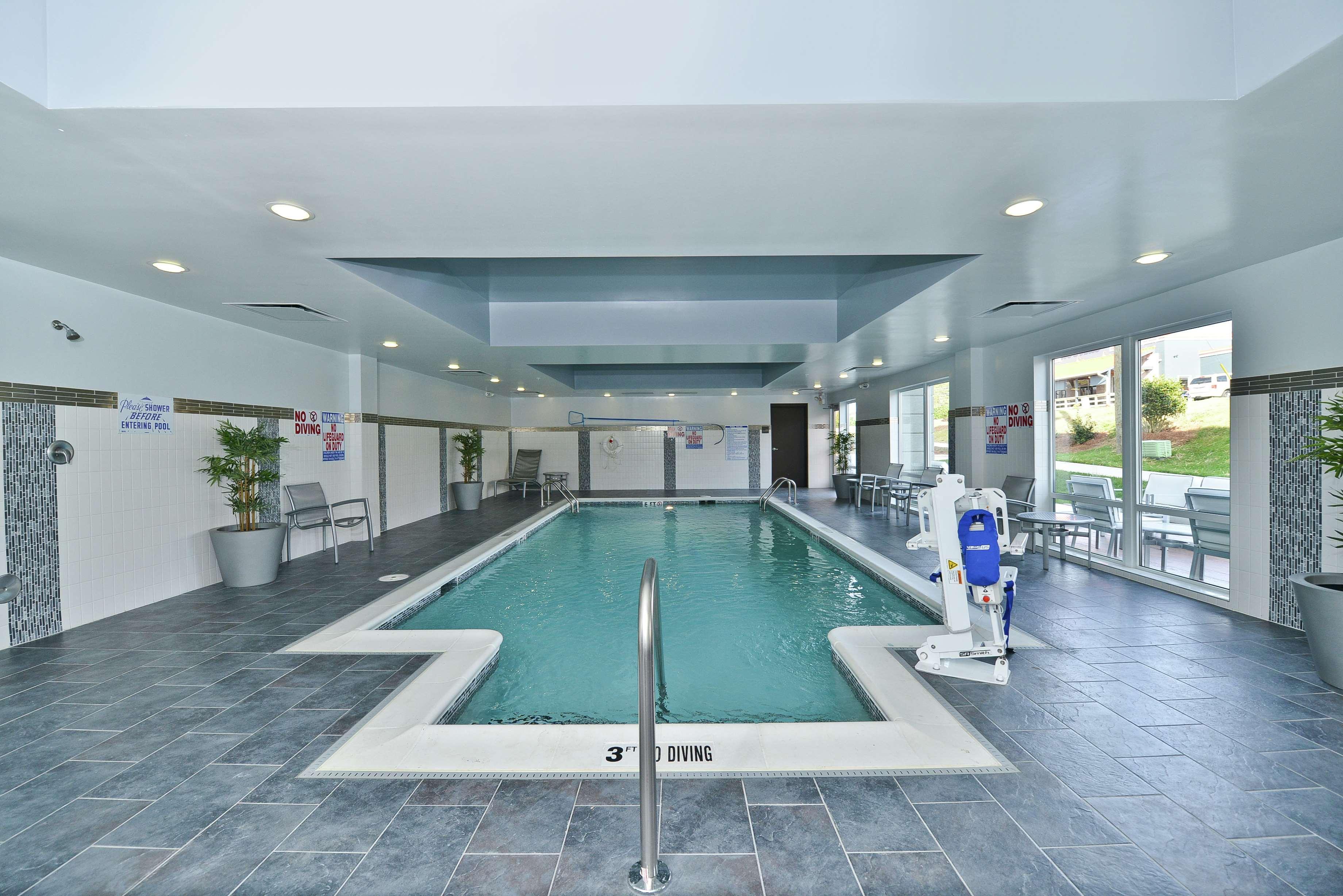Hampton Inn & Suites Greensboro/Coliseum Area Екстер'єр фото