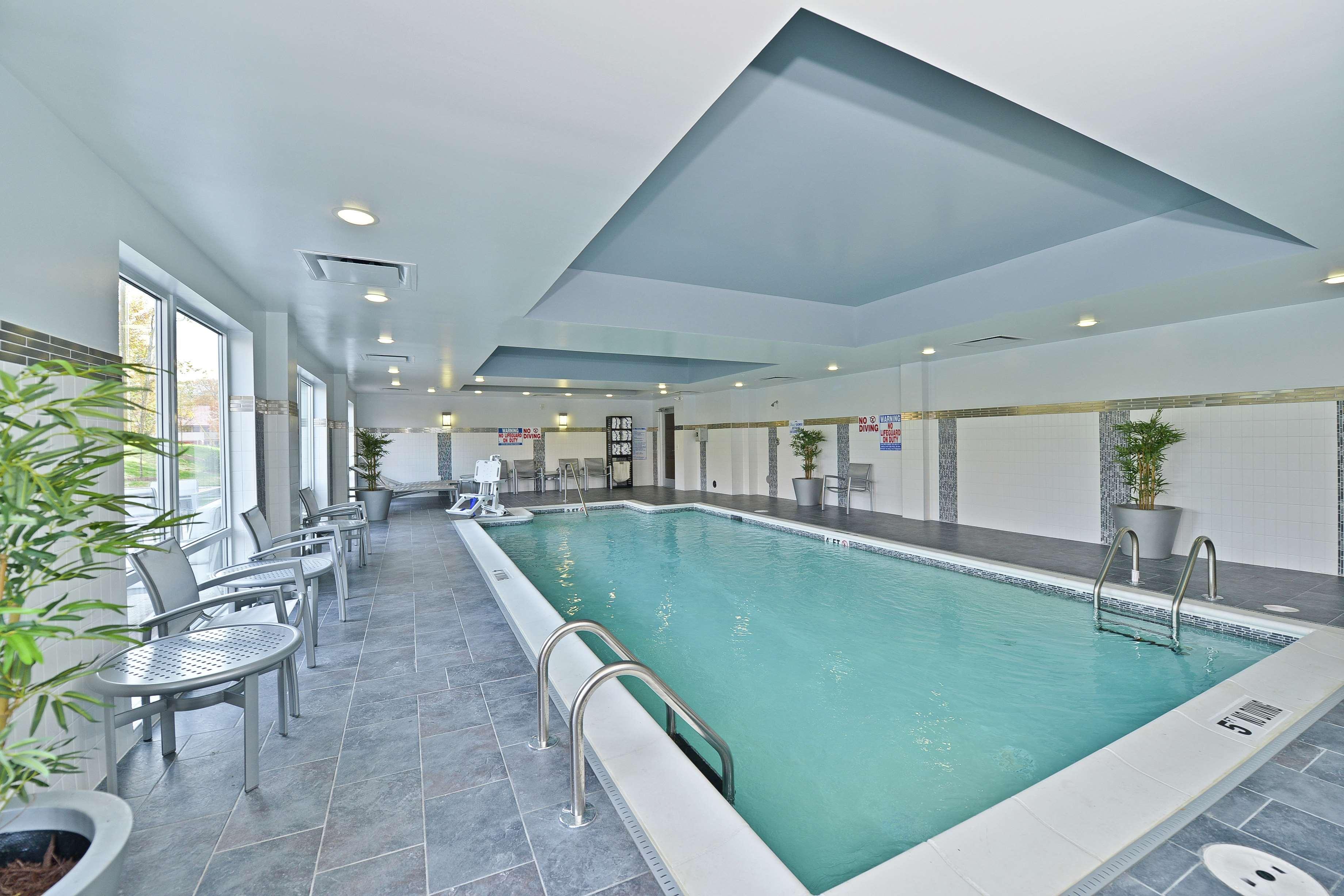 Hampton Inn & Suites Greensboro/Coliseum Area Екстер'єр фото