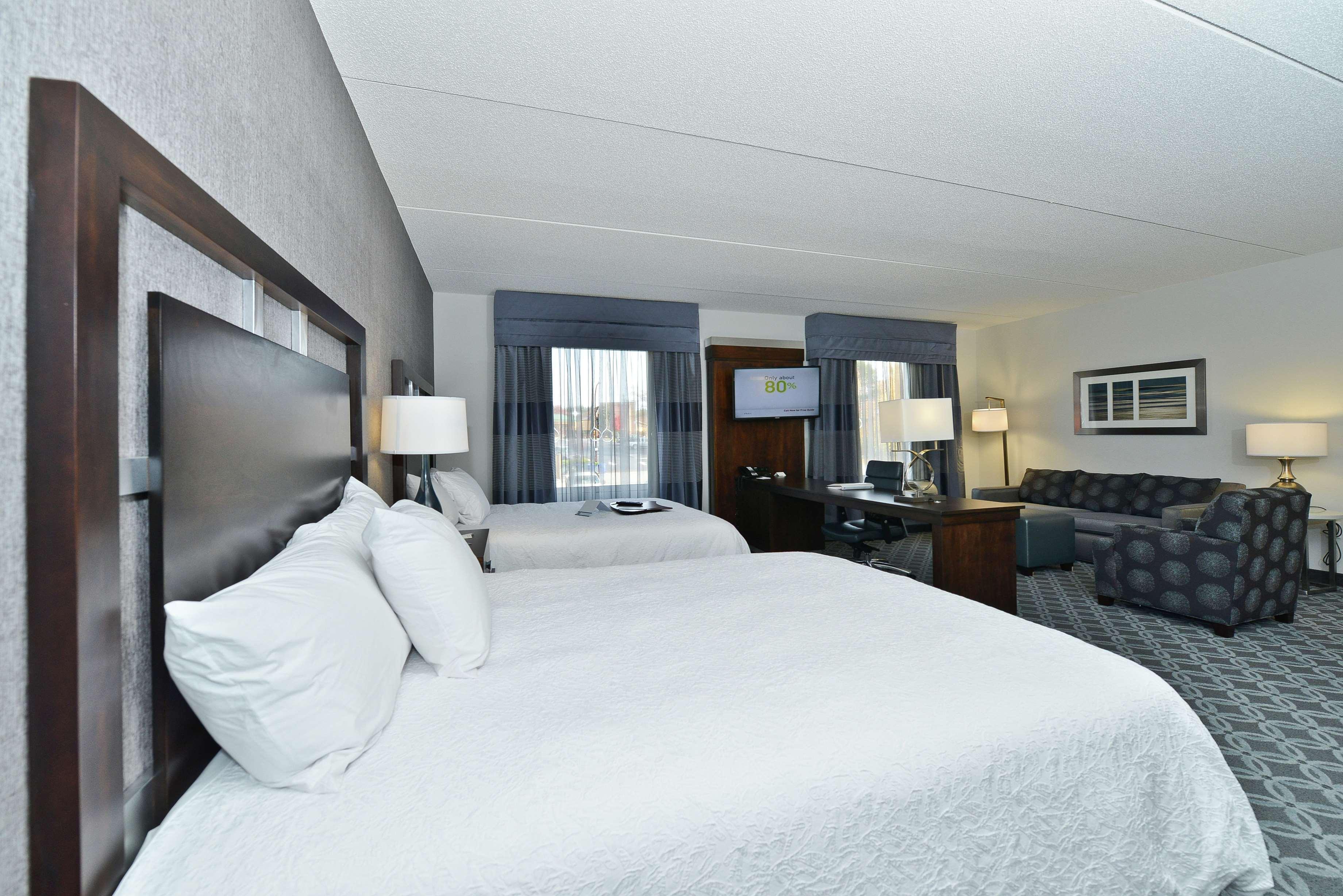 Hampton Inn & Suites Greensboro/Coliseum Area Екстер'єр фото