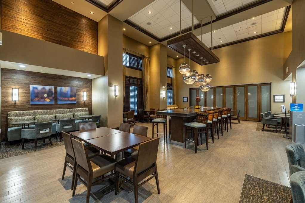 Hampton Inn & Suites Greensboro/Coliseum Area Екстер'єр фото