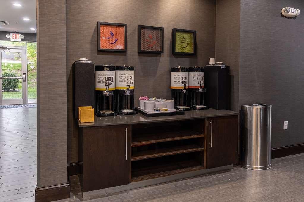 Hampton Inn & Suites Greensboro/Coliseum Area Екстер'єр фото