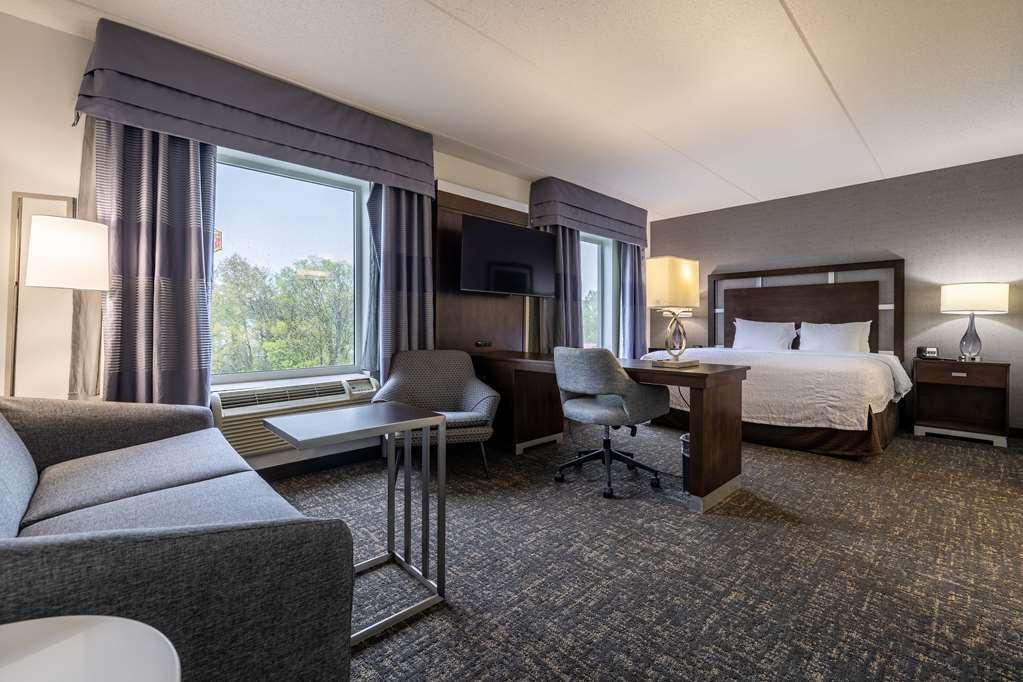 Hampton Inn & Suites Greensboro/Coliseum Area Номер фото