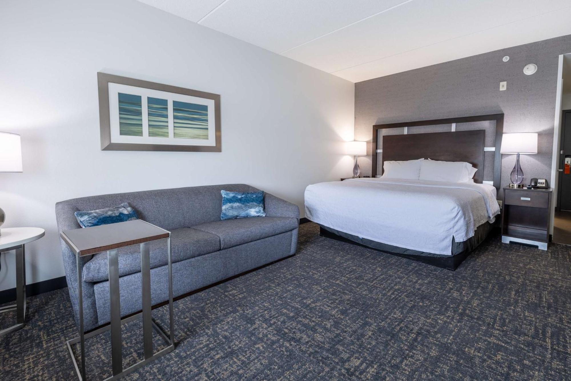 Hampton Inn & Suites Greensboro/Coliseum Area Екстер'єр фото