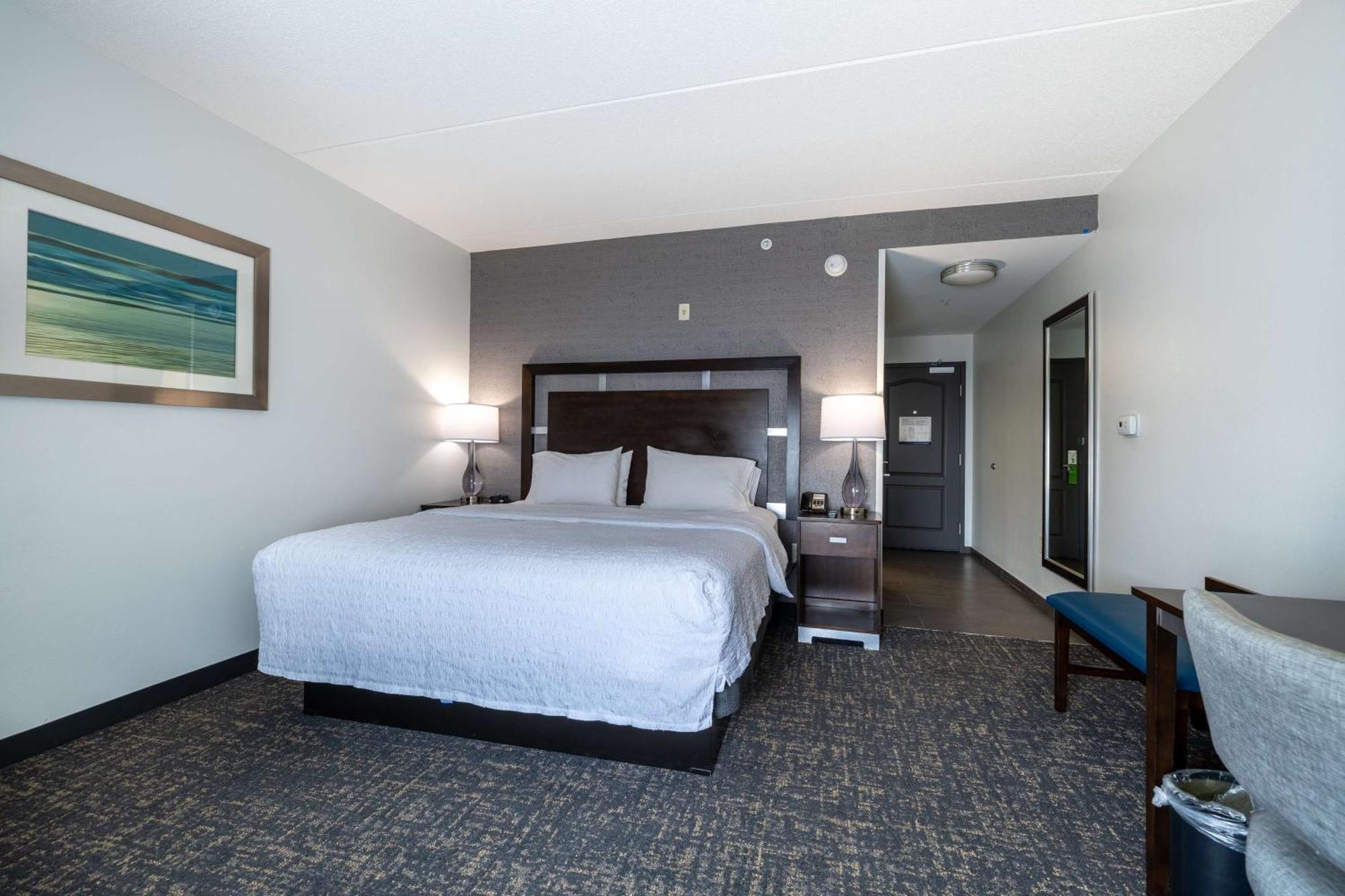 Hampton Inn & Suites Greensboro/Coliseum Area Екстер'єр фото