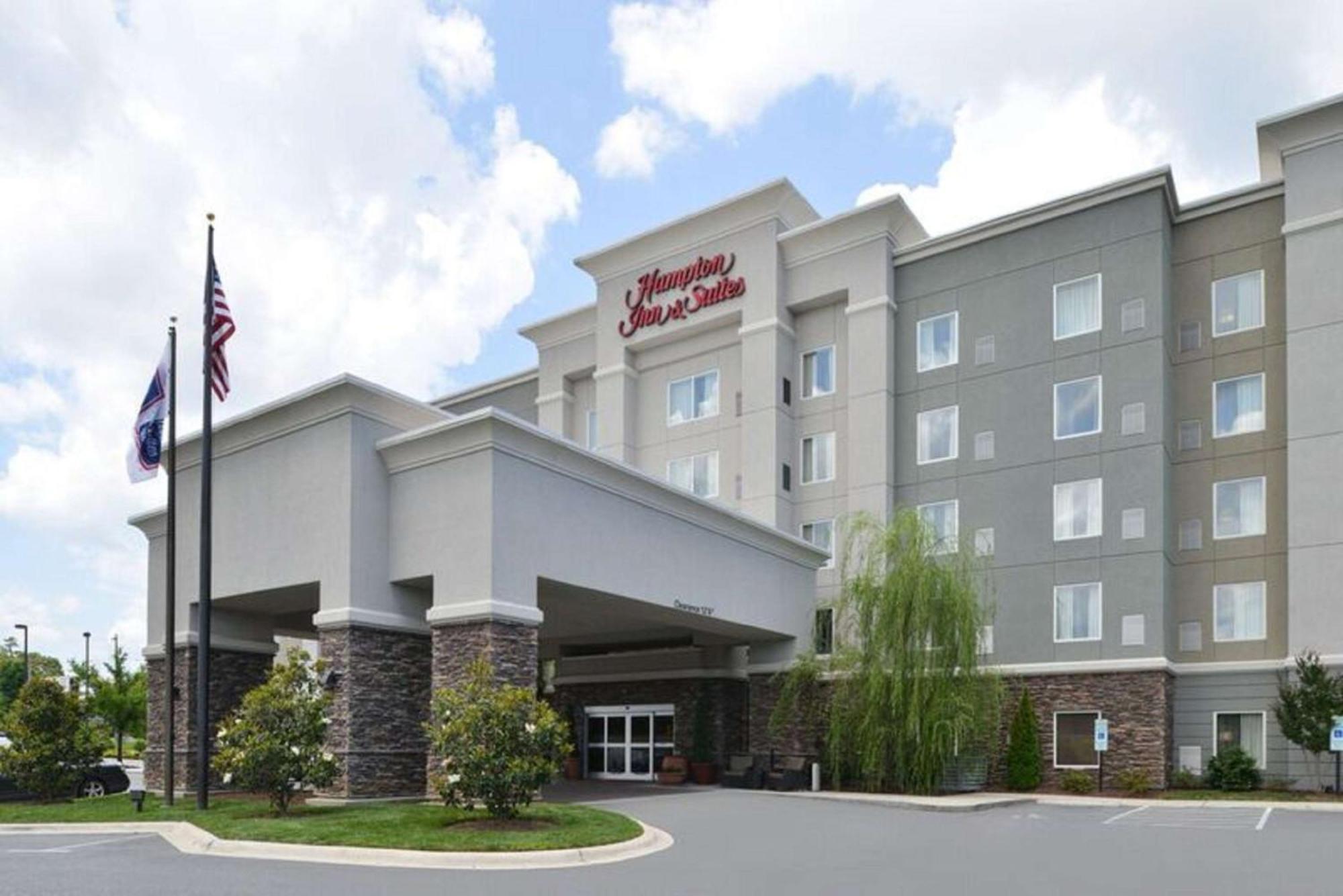 Hampton Inn & Suites Greensboro/Coliseum Area Екстер'єр фото