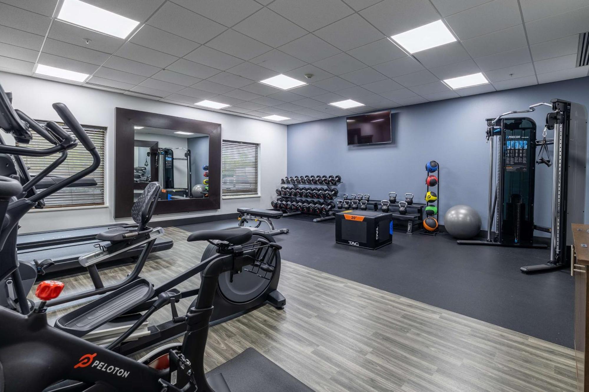 Hampton Inn & Suites Greensboro/Coliseum Area Екстер'єр фото