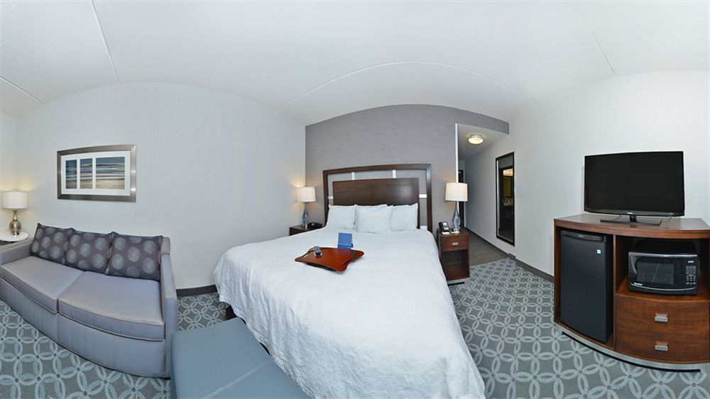 Hampton Inn & Suites Greensboro/Coliseum Area Екстер'єр фото